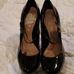 Vince Camuto 4 1/2 heels Mary Jane's